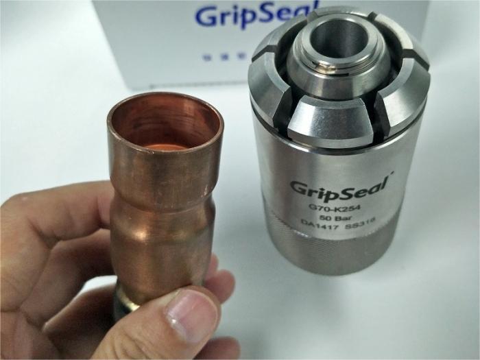 壓縮機(jī)氣密性測試時管口的封堵方式